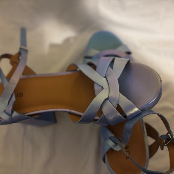NWT Torrid Woman’s size 11 blue/purple iridescent chunky heel sandals - Picture 3 of 7